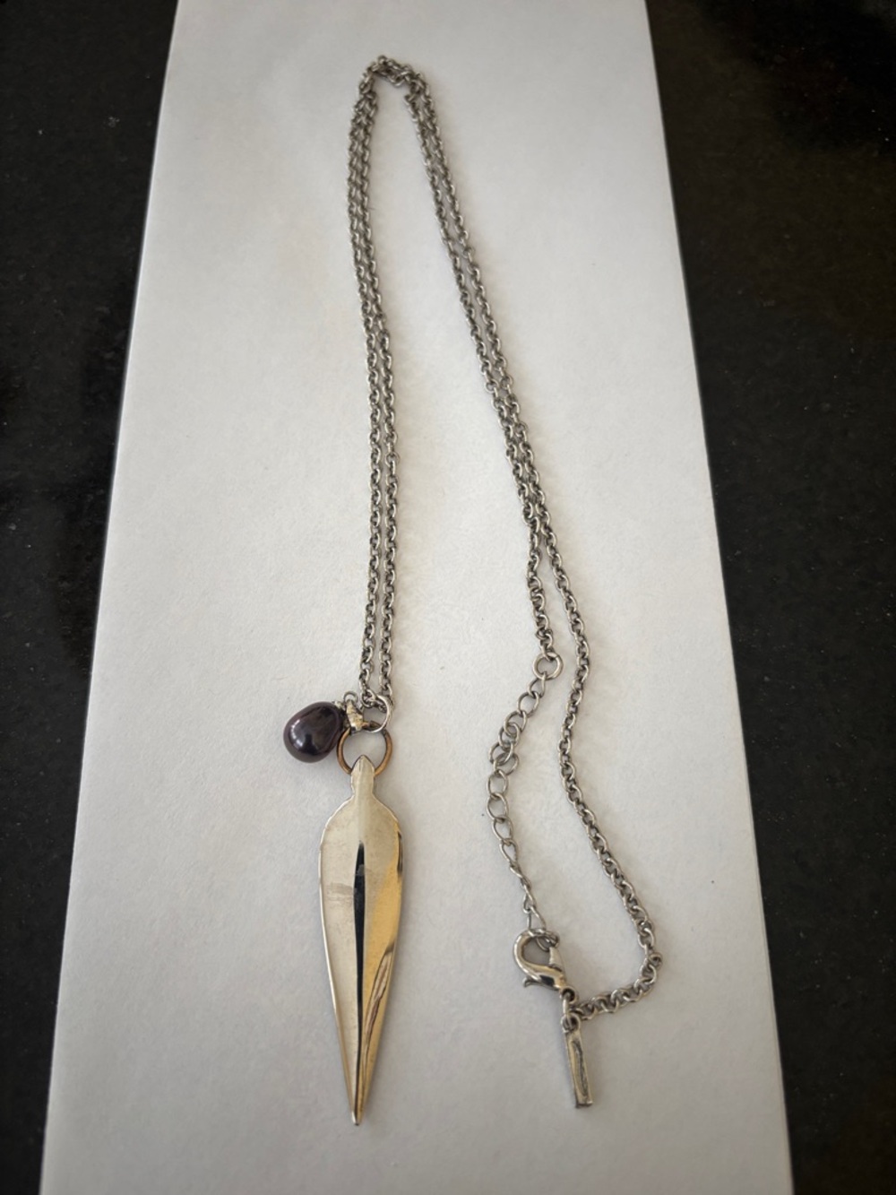 Vantel Pearls Trendsettter Silver Tone 30” Necklace W/Feather Dark Purple Pearl